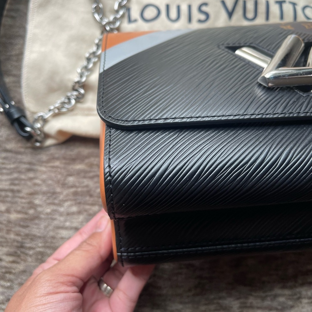 Louis Vuitton Twist MM Limited Edition Epi Leather - Picture 2 of 15
